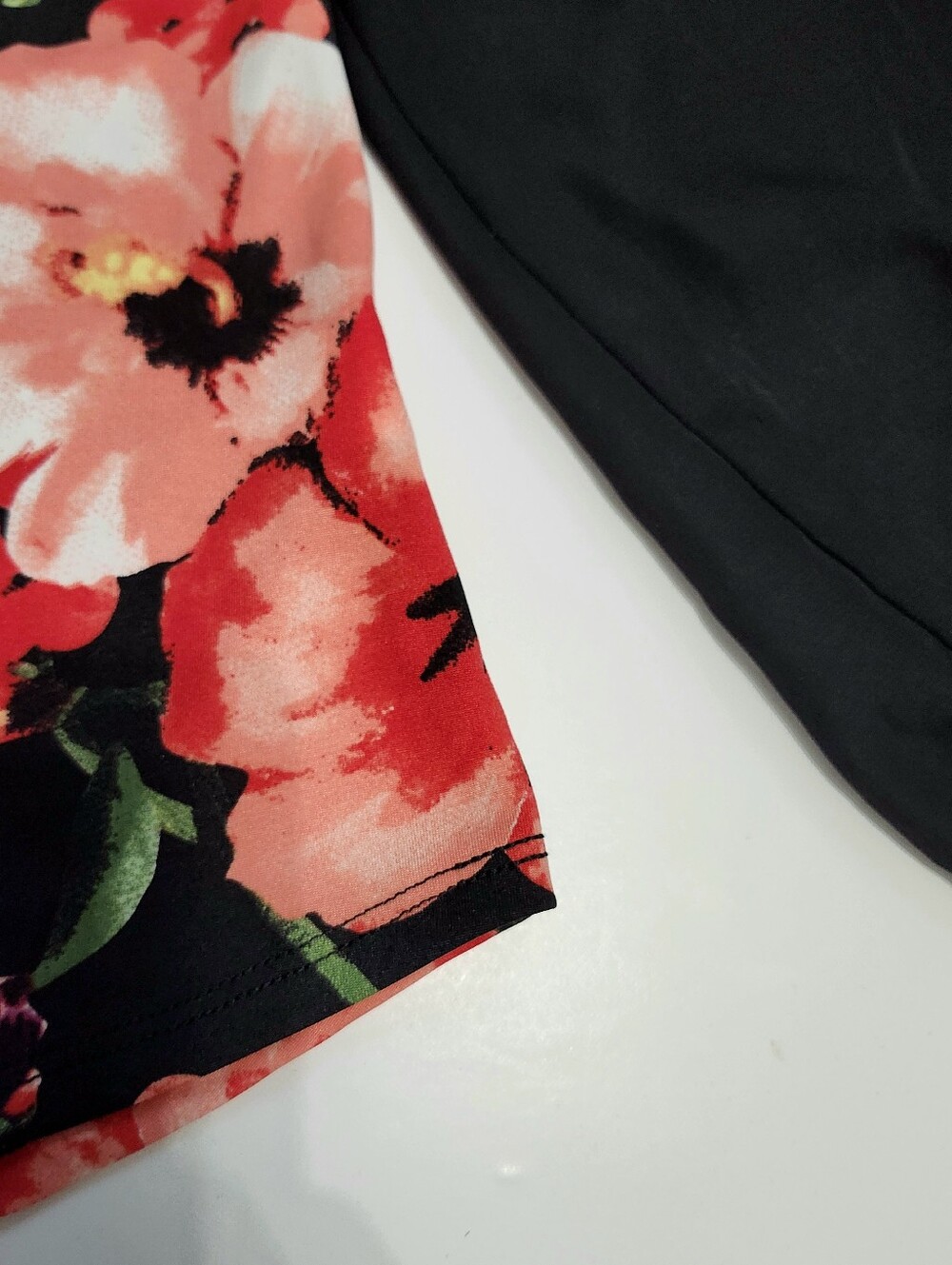 Laura sz L Cold-Shoulder Floral Blouse - Black with Red Floral Long Sleeves - Picture 8 of 11